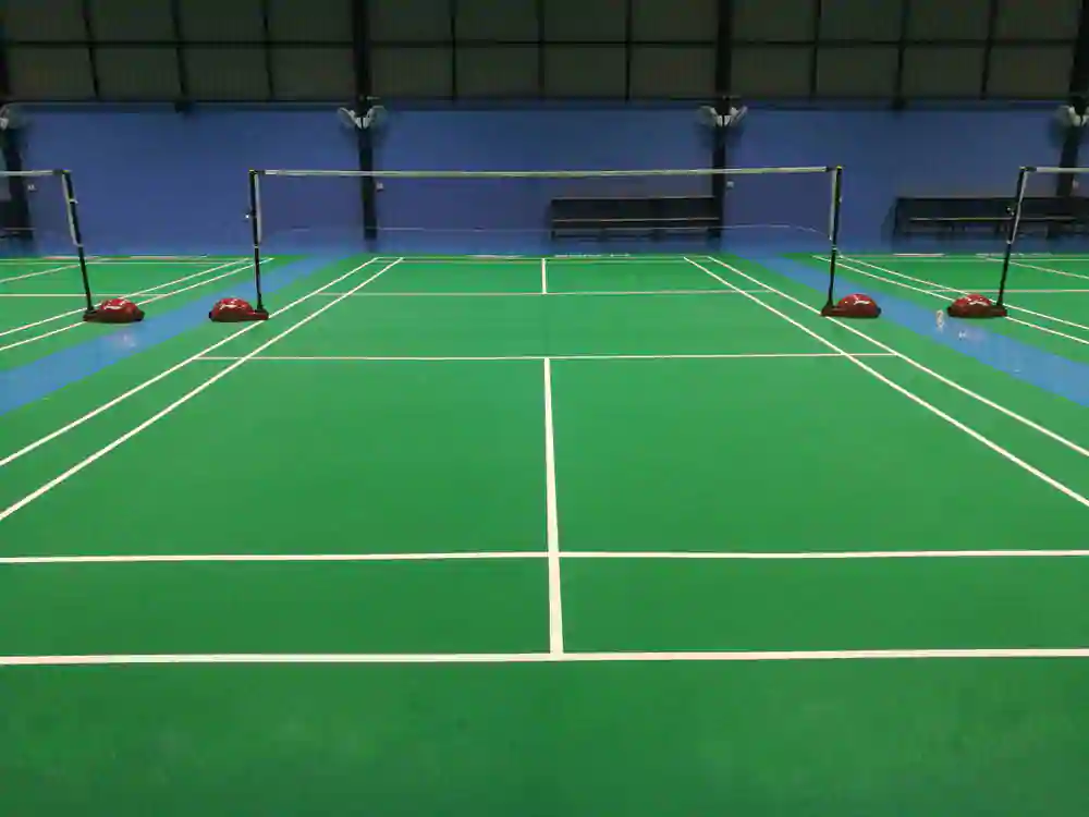 6 badminton courts 4 6f9mp